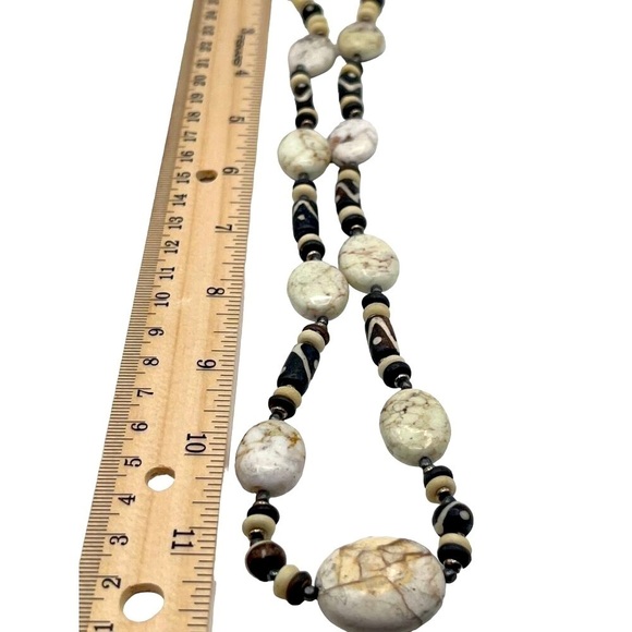Vintage White & Black Beaded Necklace With Matching Bracelet Set - Picture 4 of 7